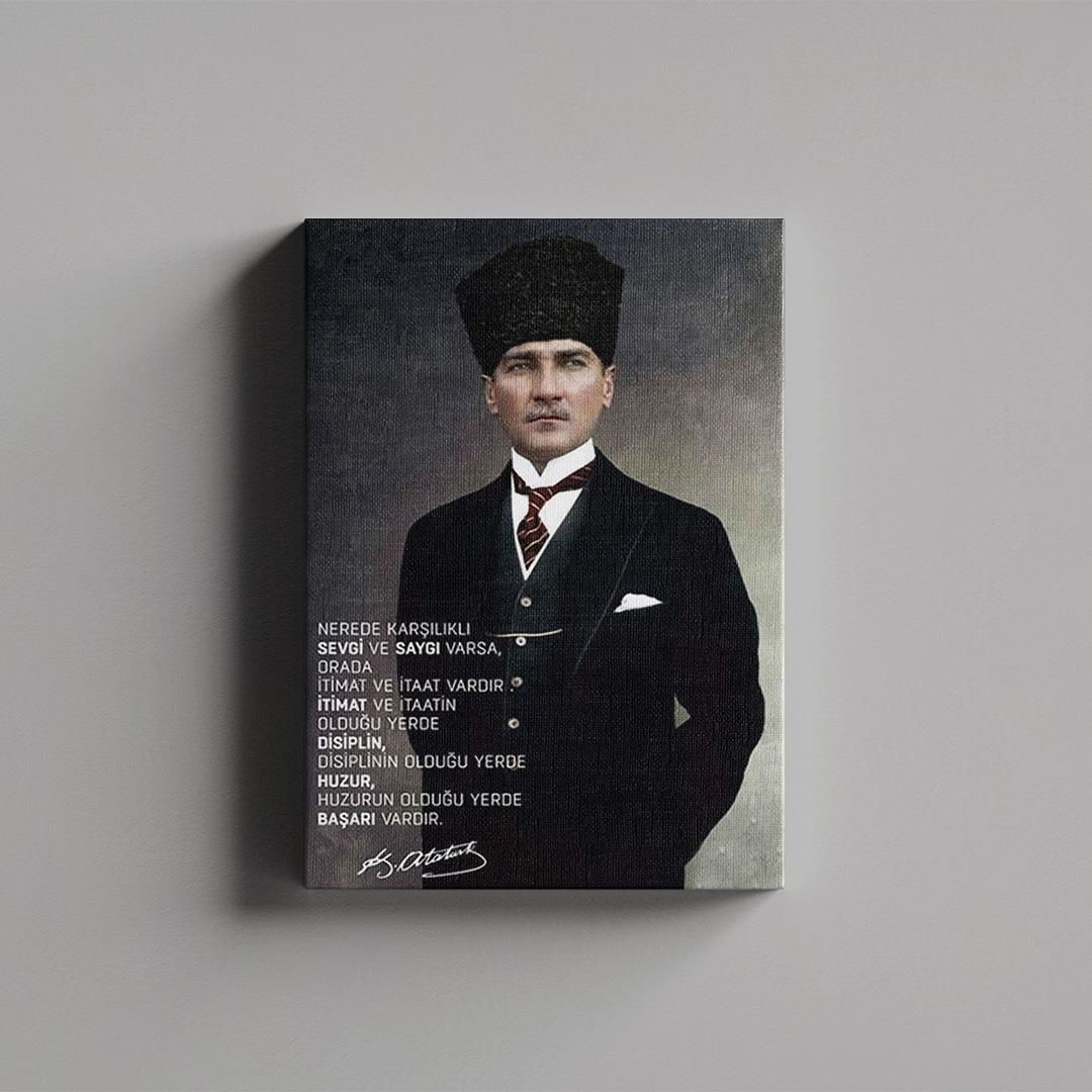 Atatürk Takım Elbiseli Portre Kanvas Tablo