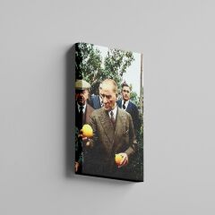 PabloFi Gazi Mustafa Kemal Atatürk Portakal Bahçesinde Antalya'ya Gelişi Kanvas Tablo