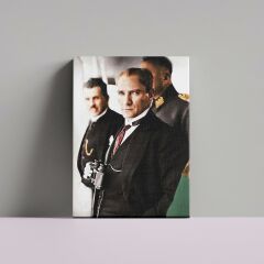 Mustafa Kemal Atatürk Elinde Dürbünüyle Gemide Kanvas Tablo 60 x 80