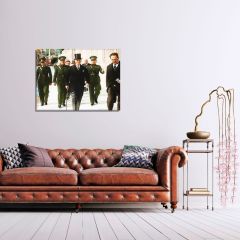 Atatürk Dolmabahçe Sarayı'nda Yürürken Kanvas Tablo 100 x 140